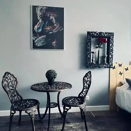 Orphelin Studio Avec Balneo Proche Centre Ville Reims Ngoại thất bức ảnh